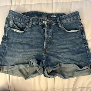 LIKE NEW Old Navy Shorts